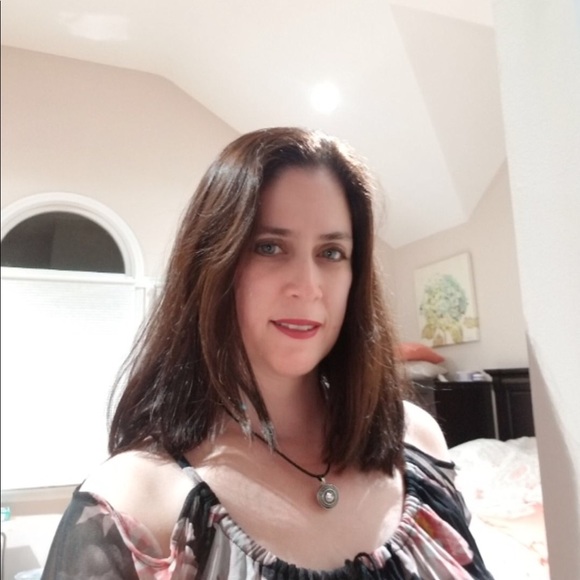 Meet your Posher, Sara - Picture 1 of 1